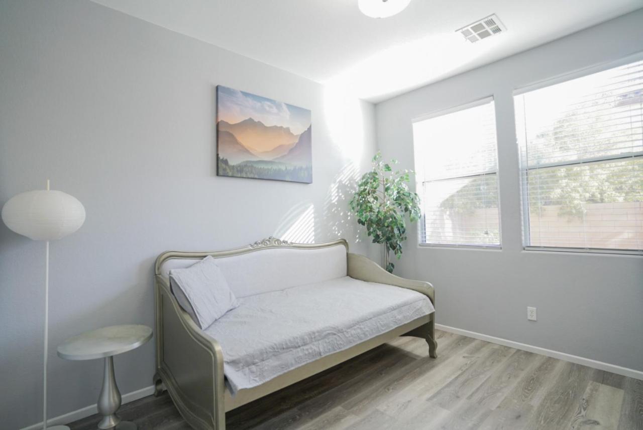 Ultra Modern Las Vegas Home 20Min From The Strip Exterior photo